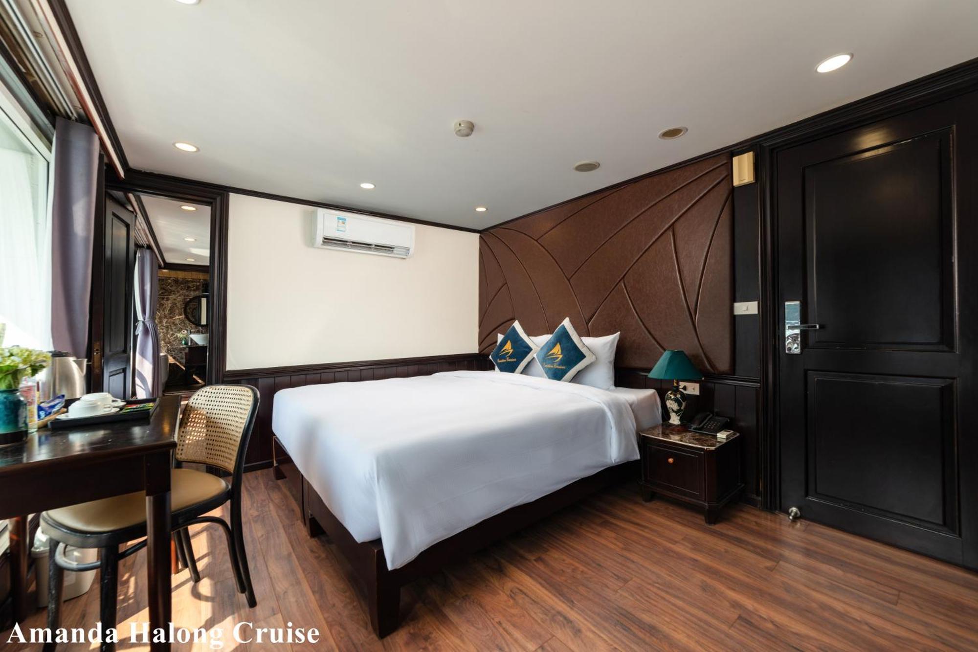 Amanda Luxury Cruise Hotel Ха Лонг Екстериор снимка