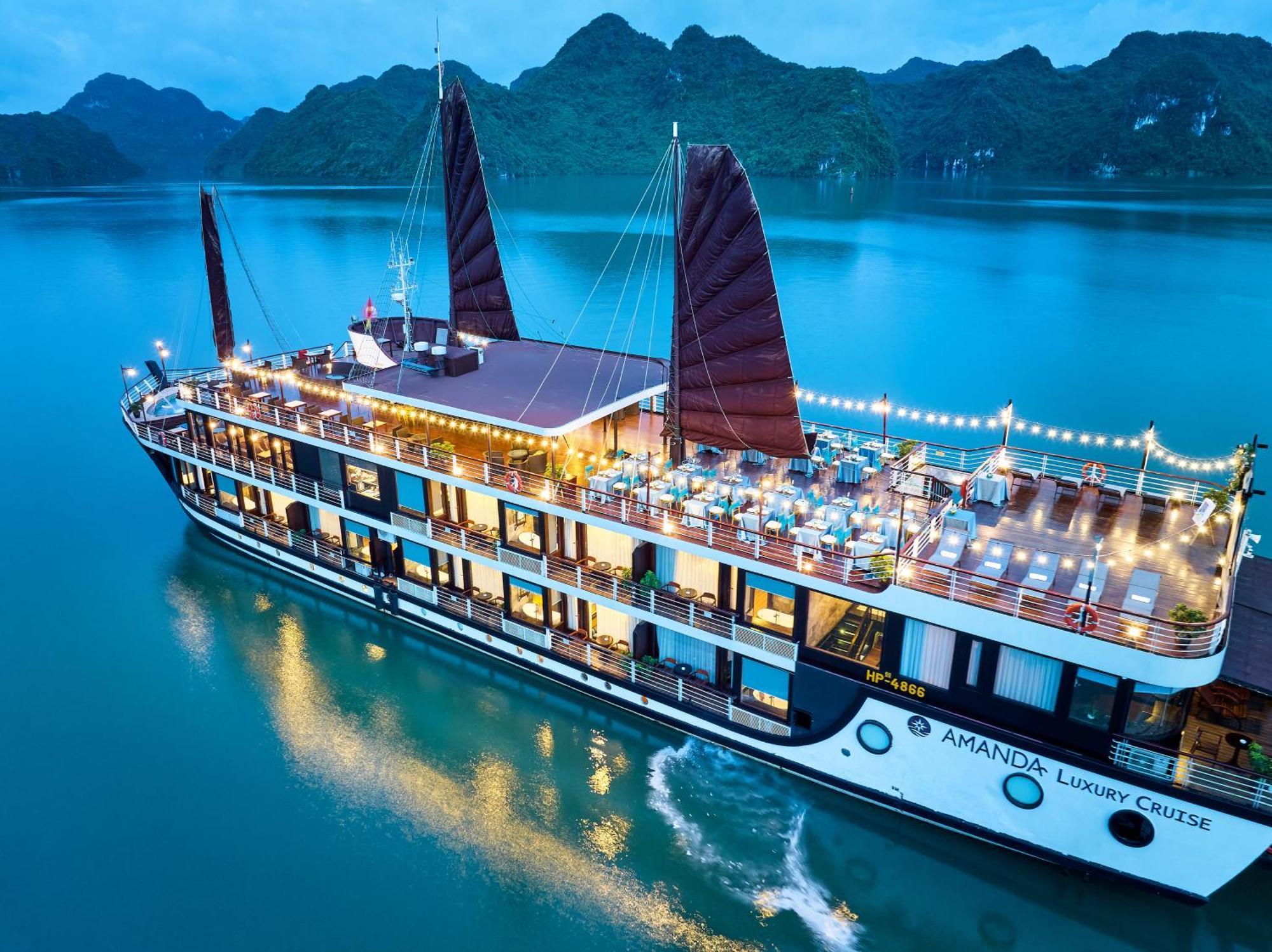 Amanda Luxury Cruise Hotel Ха Лонг Екстериор снимка