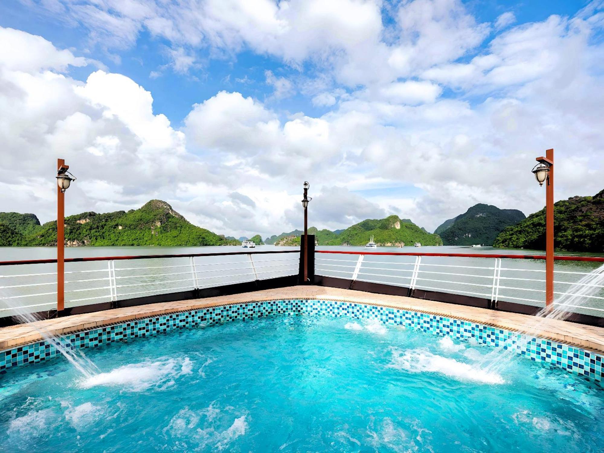 Amanda Luxury Cruise Hotel Ха Лонг Екстериор снимка